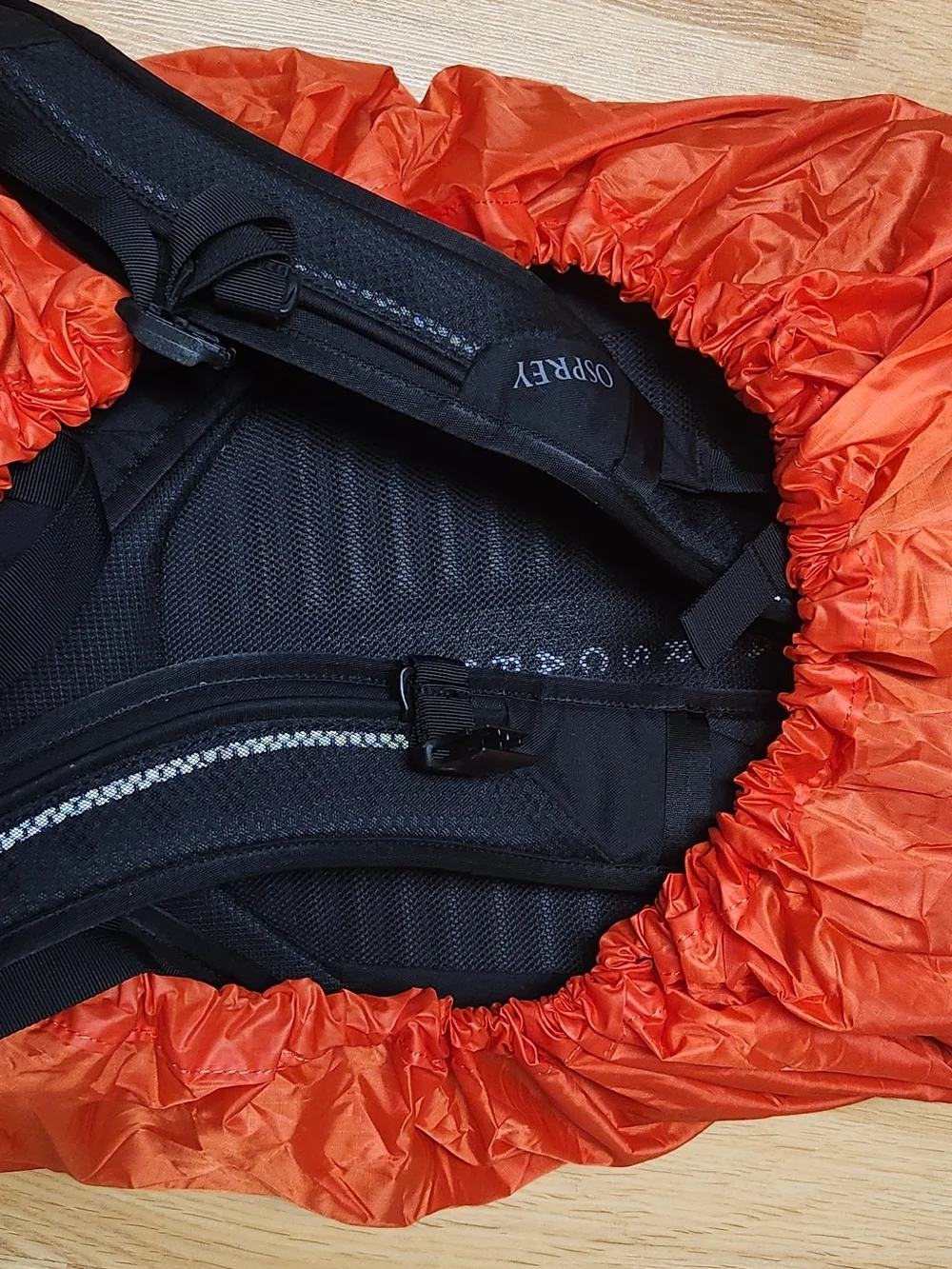 OSPREY Metron 24 Backpack in Black